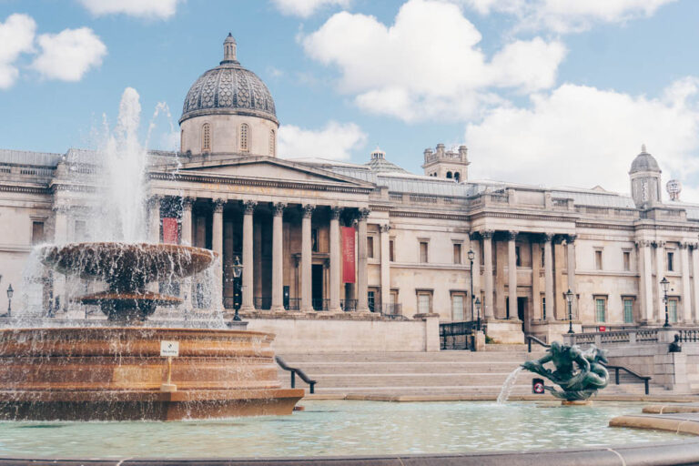 A Guide to Trafalgar Square: History, Sights and Tips for Visiting