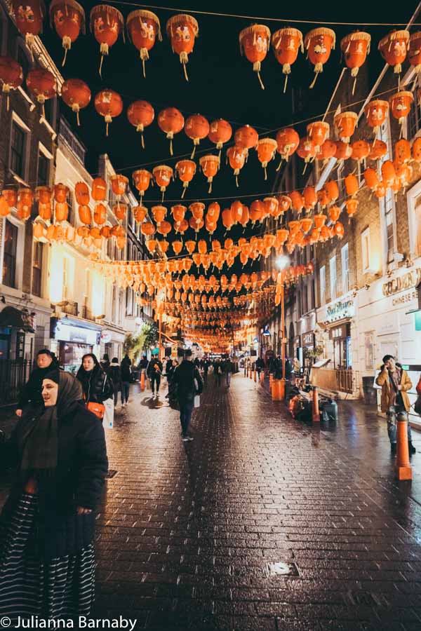 Lanterns at night 