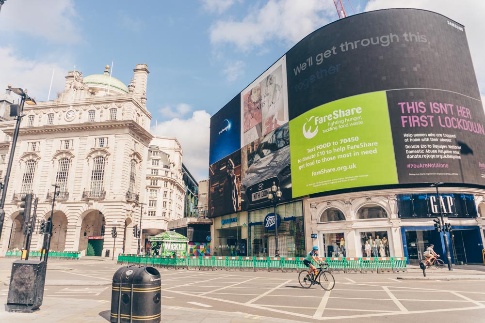 Piccadilly Circus Guide: London’s Neon Hub for Dining, Drinking and History