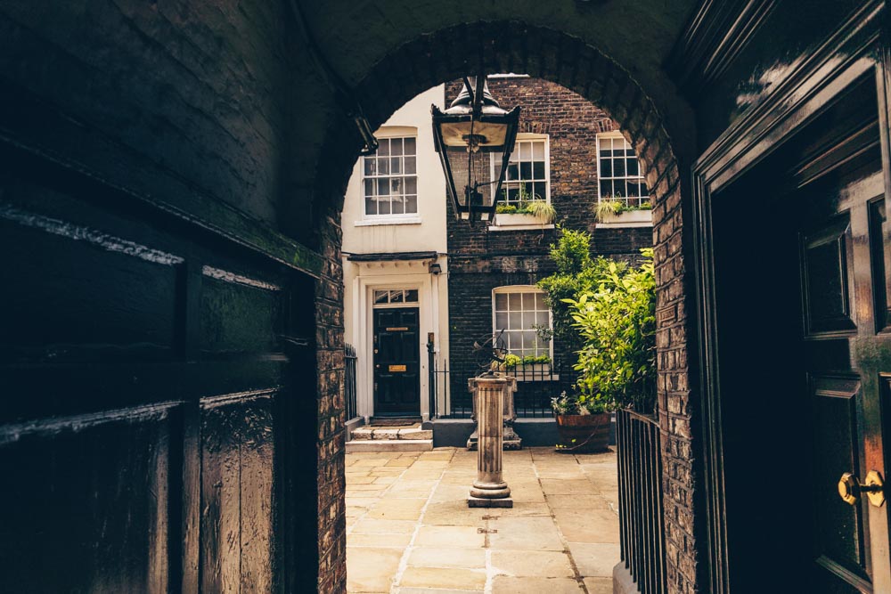 10 Secret Alleys in London That Are Lost in Time