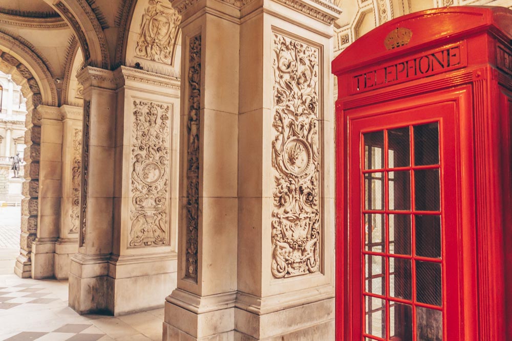 The Hidden Secrets of The K2 Telephone Boxes at Burlington House