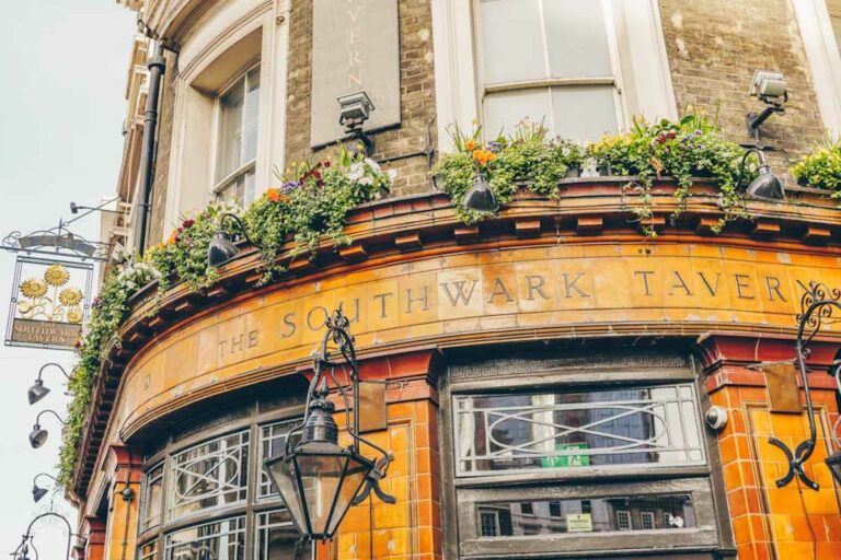 20 Best Pubs in London Bridge to Pop Into for a Drink