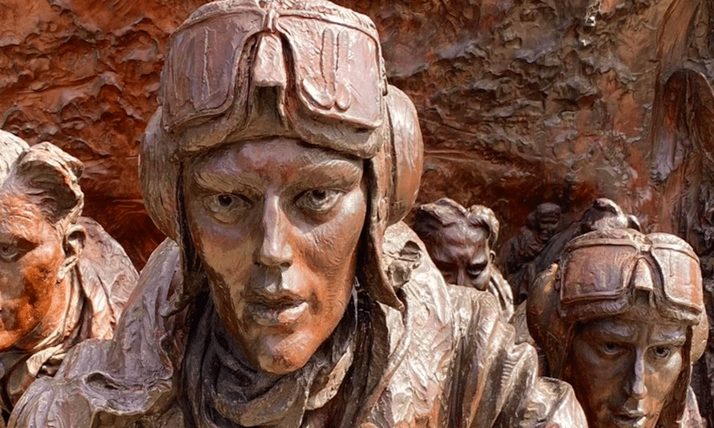 Statue on London War Tour