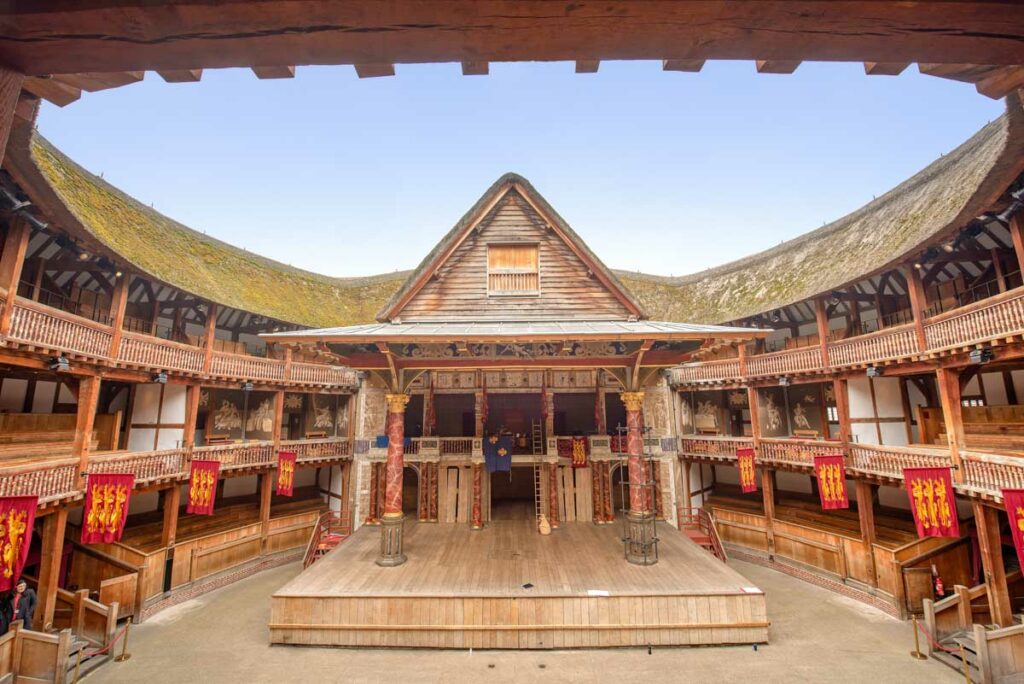 what was the pit in the globe theater
