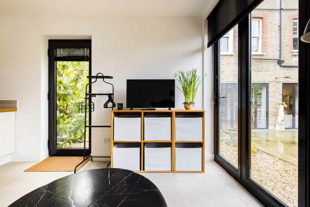 Minimalist Garden Studio