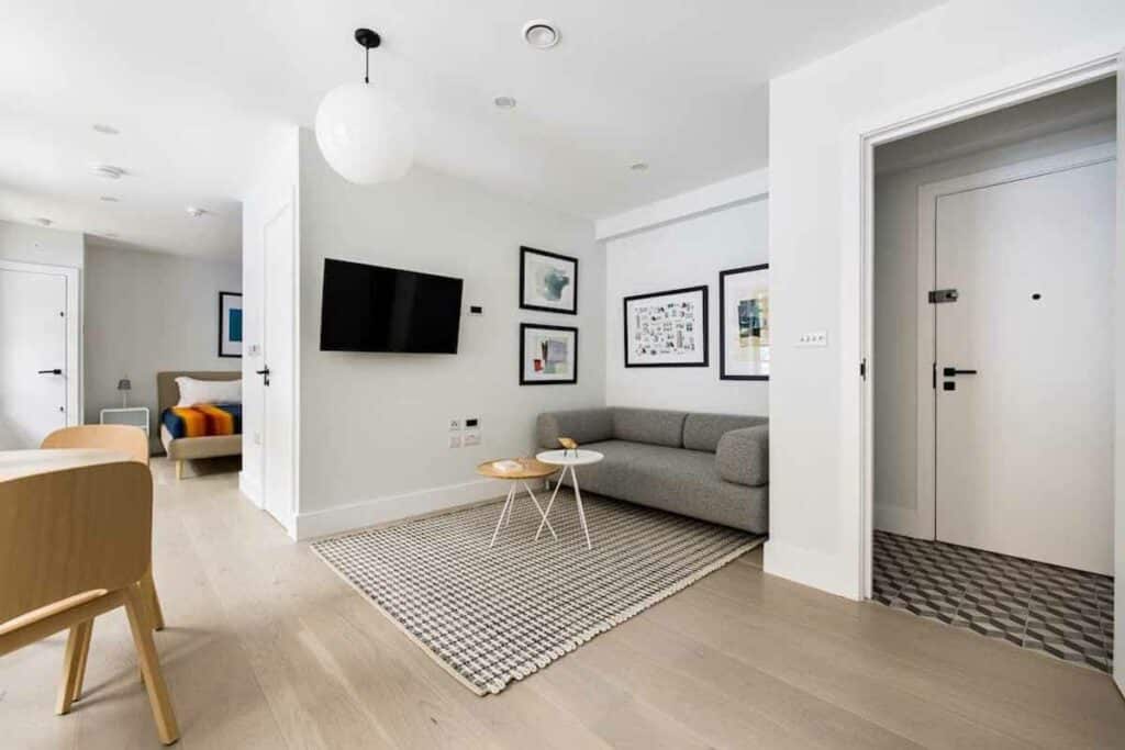 Retreat to a Stylish Flat in The West End