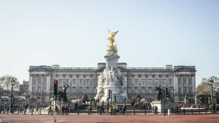 A Royal Treat: Buckingham Palace Opens to the Public This Summer!