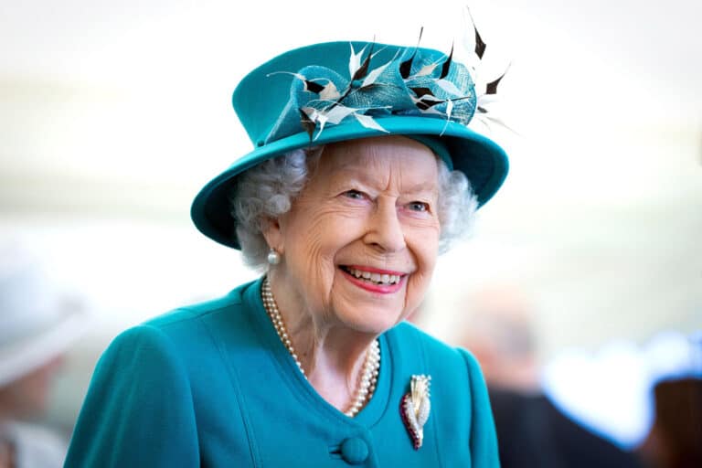 How to See The Queen Lying-in-State in London