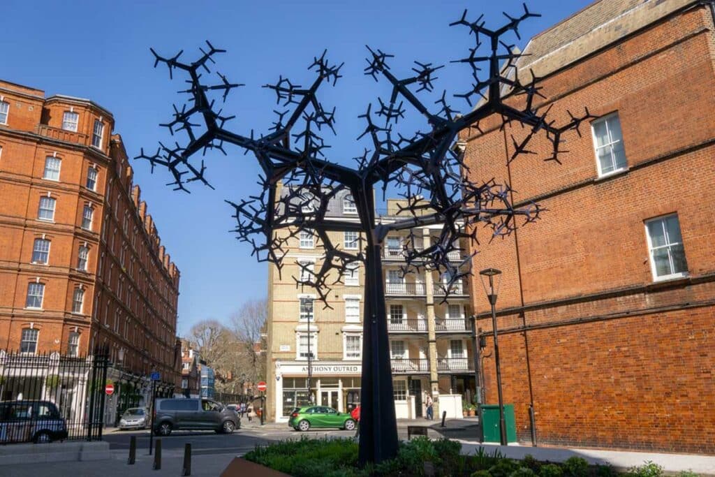 'Bicameral' sculpture at Chelsea Barracks, Pimlico, London