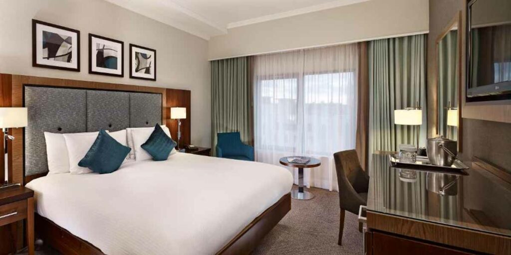 Doubletree by Hilton London Victoria