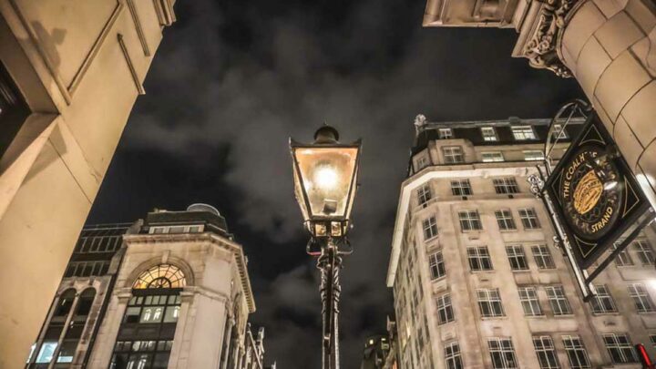 London’s Last Gas Lamps – Exploring a Remainder of London’s Past