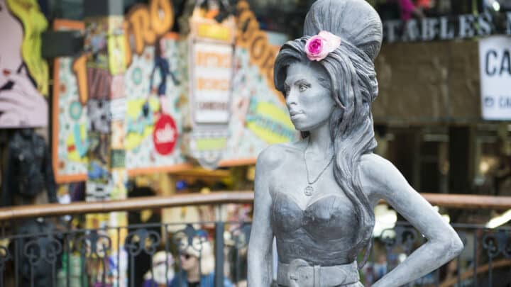 Discovering the Amy Winehouse Statue in Camden