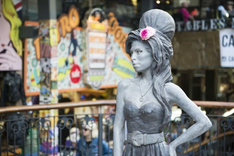 Discovering the Amy Winehouse Statue in Camden