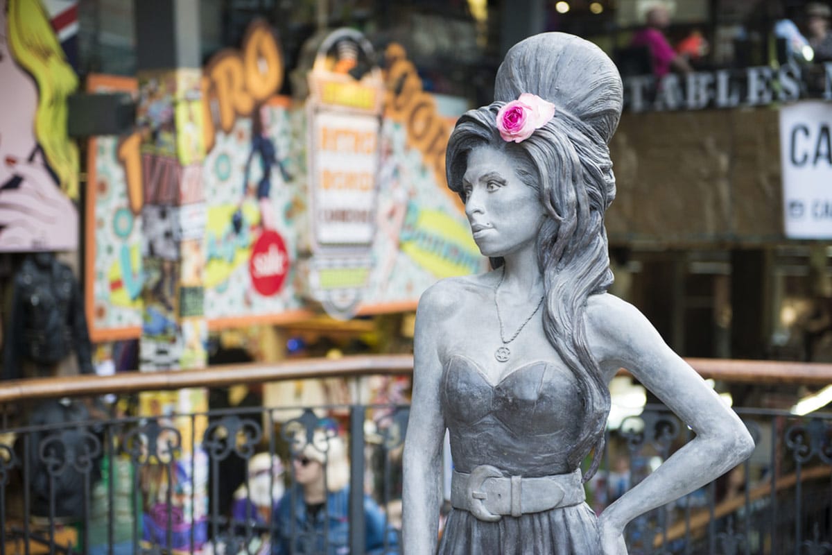 Discovering the Amy Winehouse Statue in Camden