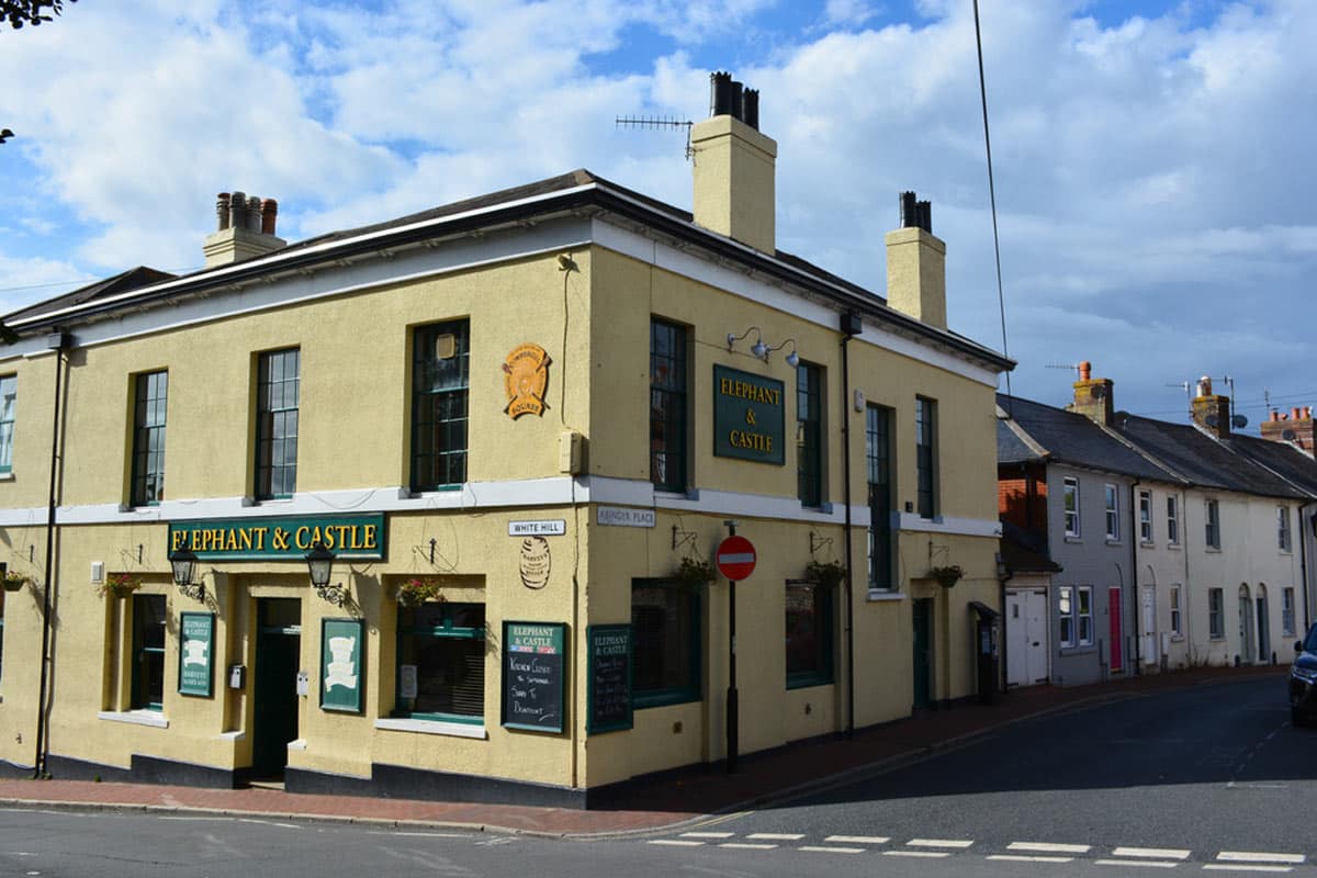 The Best Pubs in Elephant & Castle: Cosy Boozers for Brilliant Pints