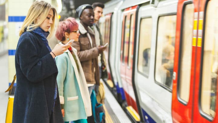 Ping! The London Underground is Finally Getting 4G