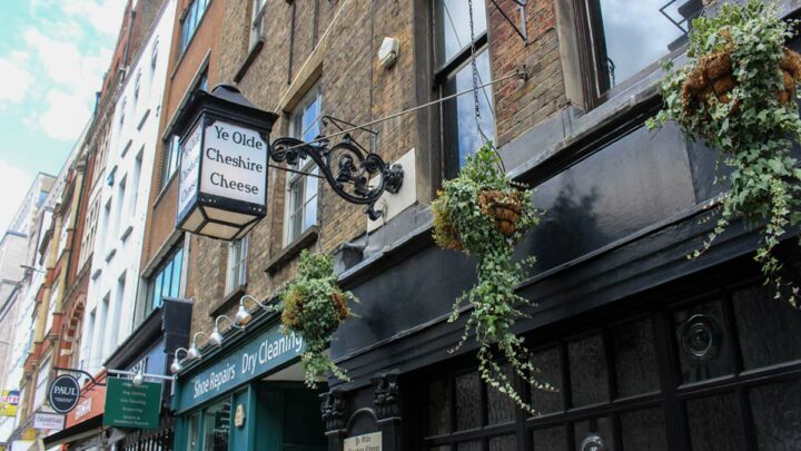 The Ultimate Self-Guided Literary Walking Tour of London