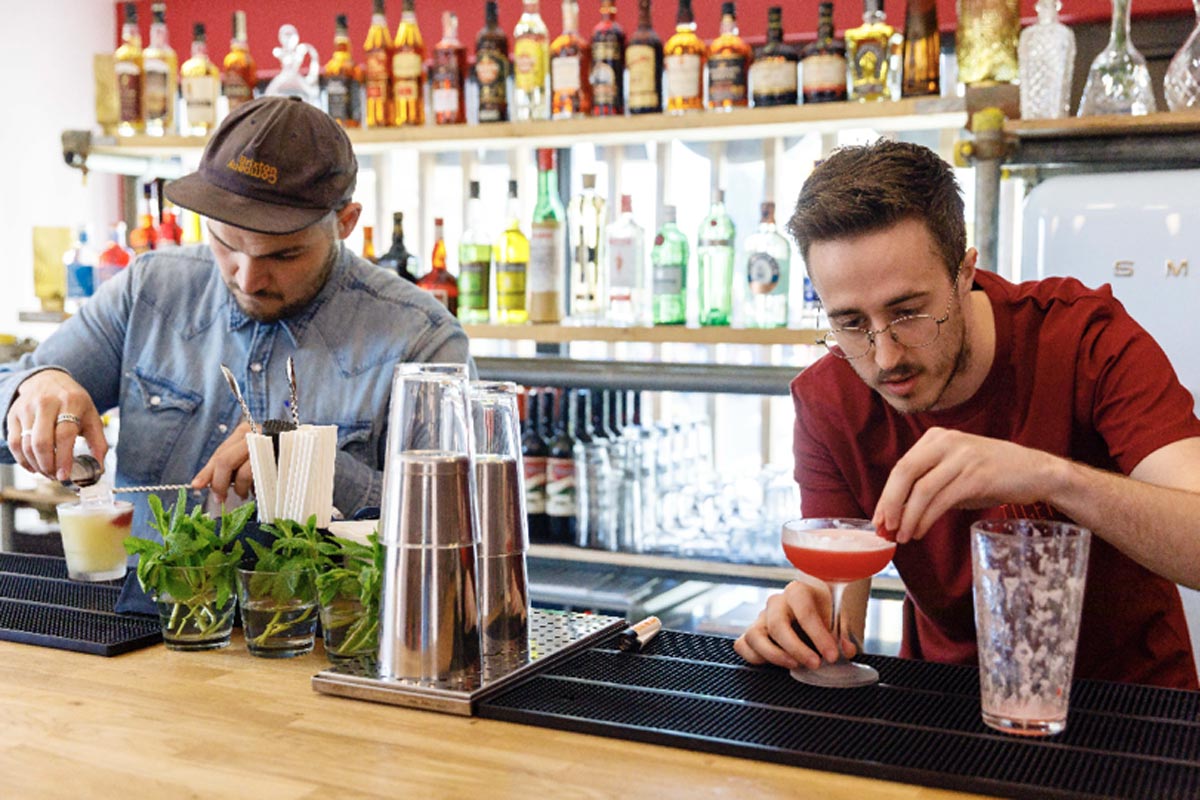 The Best Elephant and Castle Bars for Cocktails and Cool Vibes