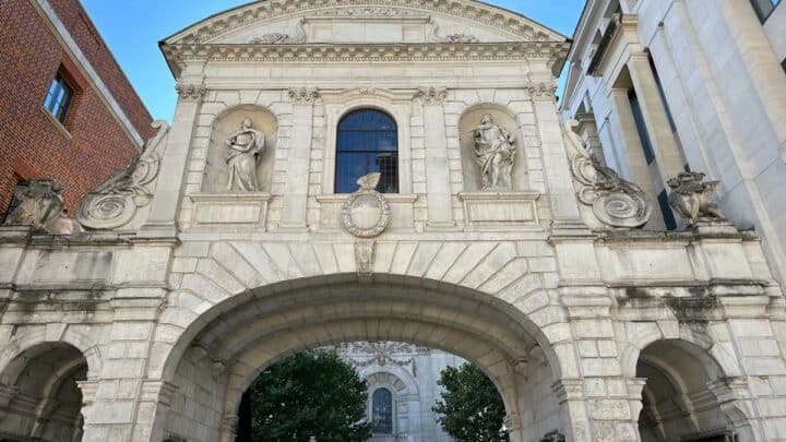 The Hidden Secrets of Temple Bar Gate: London’s Travelling Landmark