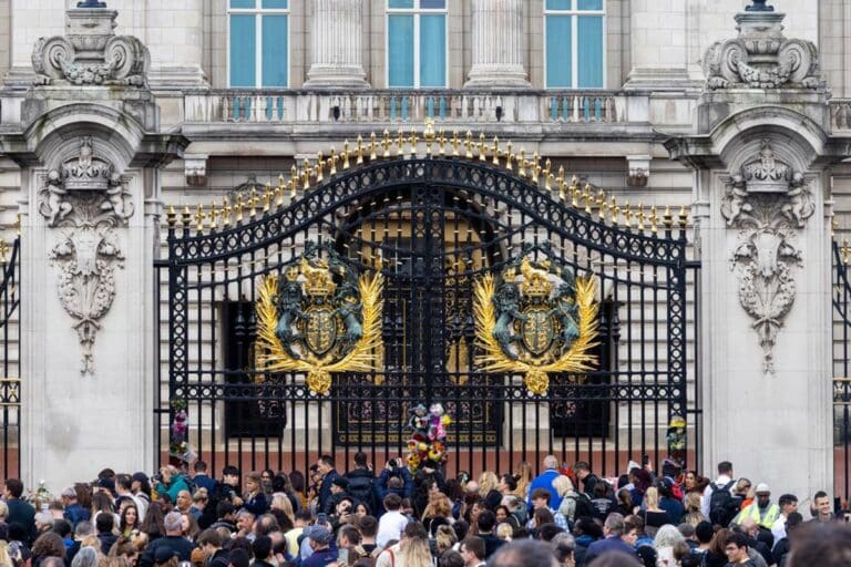 The Hidden Secrets of Buckingham Palace Gates: Unicorns, Lions and Other Gilded Icons