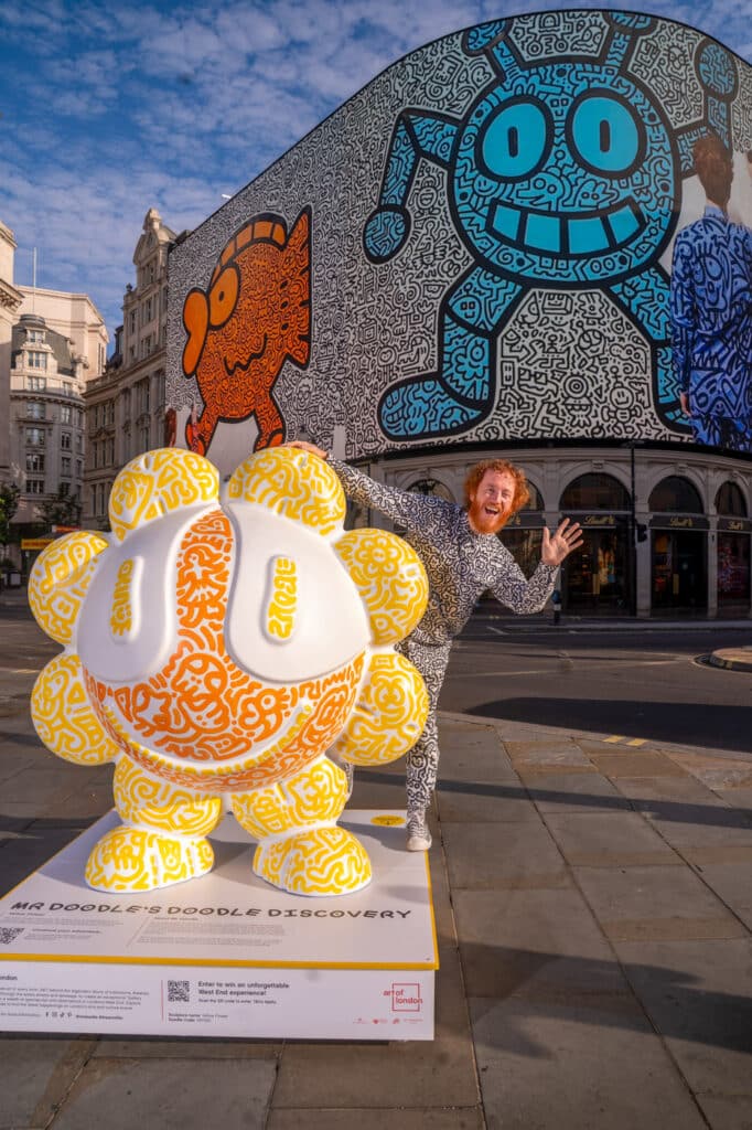 Mr Doodle at Piccadilly Circus 