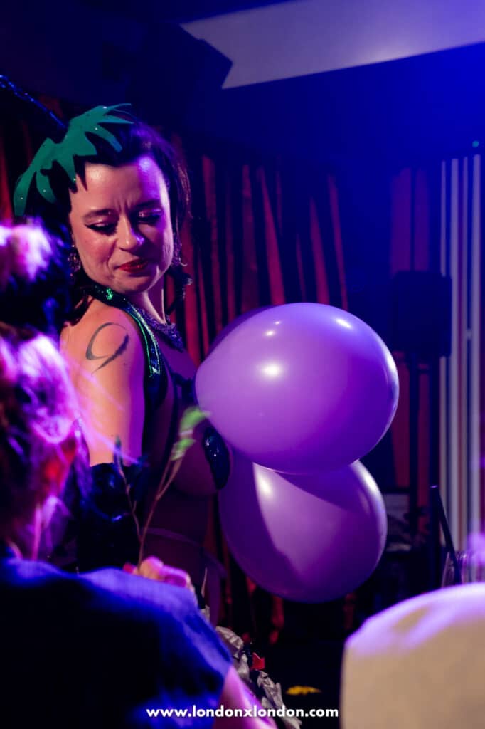 Balloon popping act
